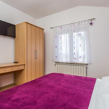 2 Bedroom Beautiful Apartment In Rukavac Rukavac  Bagian luar foto