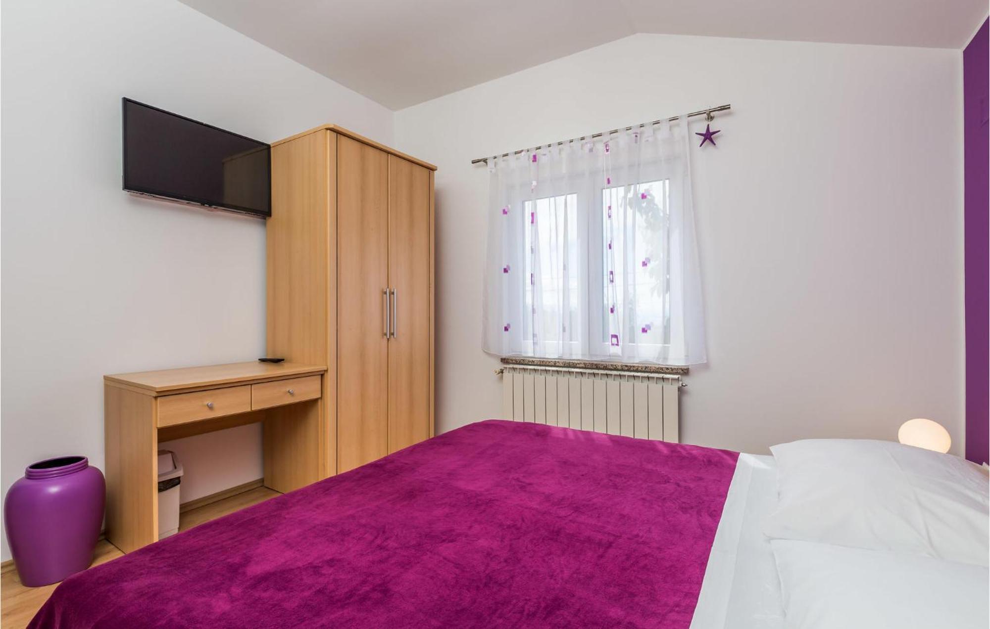 2 Bedroom Beautiful Apartment In Rukavac Rukavac  Bagian luar foto